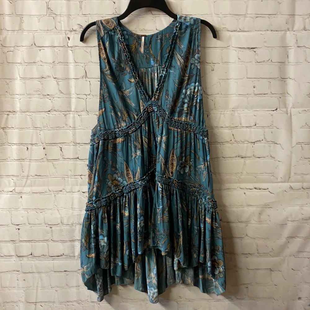 Free People Flowy Top size Medium